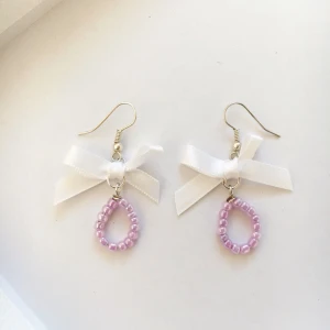 Örhängen  - Handgjorda örhängen💗