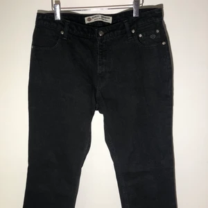 Vintage Harley Davidsson Jeans - Vintage Harley Davidsson jeans i storlek 34/30🏍✨ Mått: Midja: 82cm Längd: 97cm innerlängd: 69cm