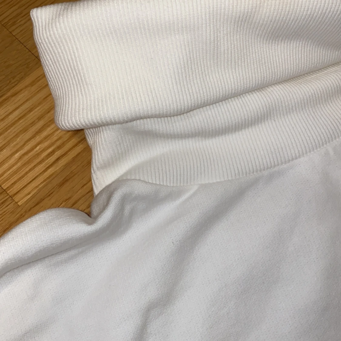 Vit crop “top” strl 32 - 91