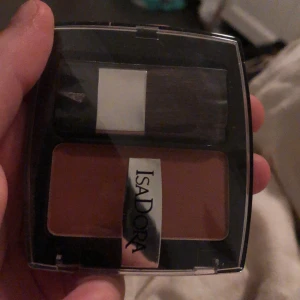 Isadora blush  - Väldigt bra blush fin. Aldrig använd. Du står för frakten. Möts inte upp nu pågrund av Corona. Swich endast 