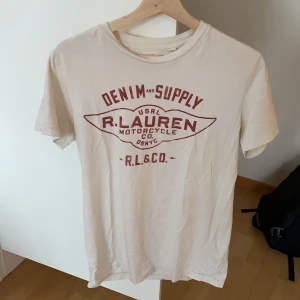 Ralph Lauren t-shirt - Vit t-shirt från Ralph Lauren! Jättebra skick! 
