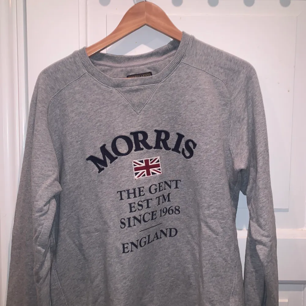 Grå Morris sweatshirt, Storlek small. Tröjor & Koftor.