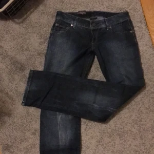 Calvin Klein jeans NYA - Nya blå jeans med lappar kvar. Lågmidjade och skinny. Nypris 1400kr