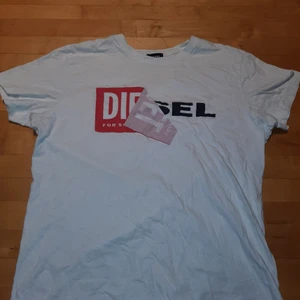 Diesel tshirt - Diesel T-shirt. Storlek M