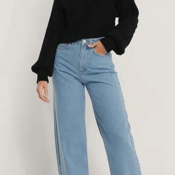 jeans från NAKD i modellen ”high waist culottes”. Mycket kvar att ge knappt använda då dem va för stora för mig. Orginal pris: 499 kr (ex frakt). Bättre bilder kan skickas vid intresse 🤍. Jeans & Byxor.
