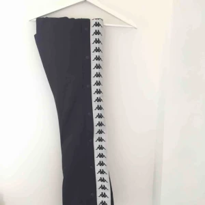  - Kappa popper/track pants! i nytt skick, Köpta för 800kr men säljer för 600 + frakt