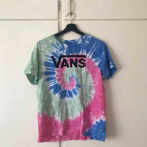  - Vanströja i tiedye mönster!  Köparen står för frakt <3