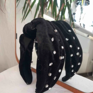  - Oanvänt hårband från IVYREVEL