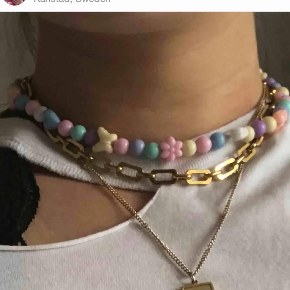 Jättefint halsband i pastell-pärlor💕 kan även göra armband eller andra kombinationer av dessa pärlor i halsband. Frakt på 9kr tillkommer💜  . Accessoarer.