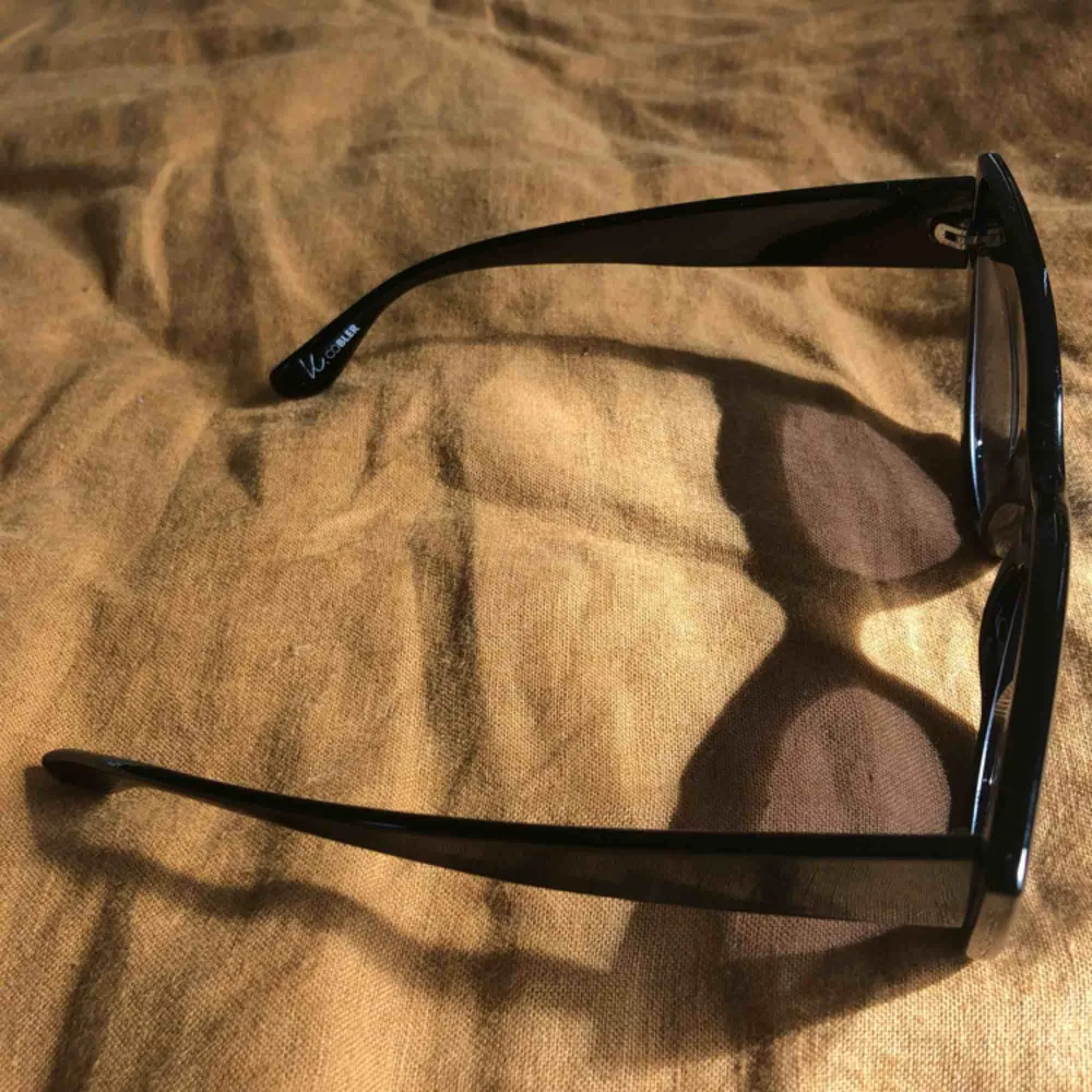 Supersnygga cateye-solglasögon! Har tyvärr inte använts mer än ett par gånger. Nyskick 😊   Pris exkl frakt. . Accessoarer.
