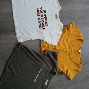  - Alla tre 100kr, var för sig 50kr 