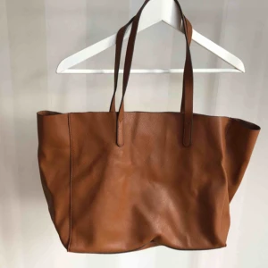  - Väska från Mango👜 Aldrig använd✨  Köparen står för frakt📦