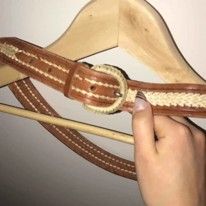  - Två stycken knappt använda bälten i M.  Säljer dem 50kr st eller för 75kr för båda. 