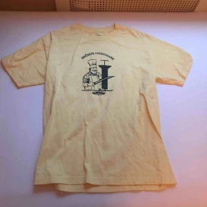  - T-shirt från skatemärket Bronze 56k. Gott skick strl M. Frakt ingår ej i priset. Kan mötas upp i Stockholm❤️