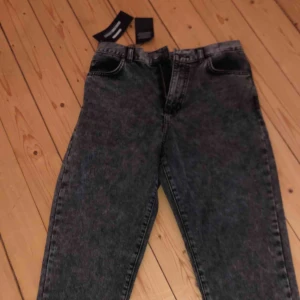  - Super snygga jeans från Dr Denim. Tyvärr är de för små för mig. 