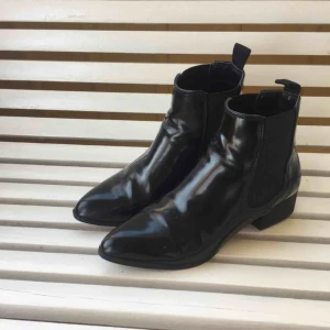  - Lackskor från monki✨