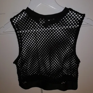  - Nät-tröja från H&M. Aldrig använd 