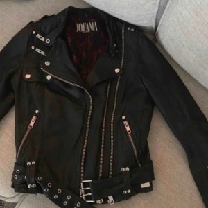  -    Jofama by Kenza jacka i fint skick. 