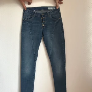  - Coola brallor från lager 157! Dom passar mig jättebra och jag är oftast S👍🏼 om du vill frakta får du betala 45kr😃 