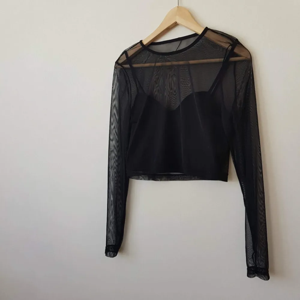 🐒See through top from 🌸Gina tricot Never worn 🍒. Toppar.