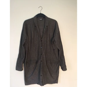  - Kavaj i bomull från Weekday. 