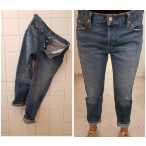  - Säljer ett par superfina Levis 501 CT storlek 28/32, som nya! Möts upp eller skickas mot portokostnad  Midjemått 86cm