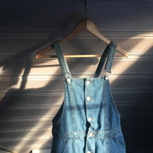  - En härlig jeansklänning köpt här på plick!! Passade ej dock :((  Köparen står för frakt🌹