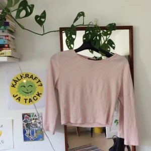  - Fin rosa ribbad crop top från Forever 21. Fint skick. Frakt 36kr eller hämtas 🌼