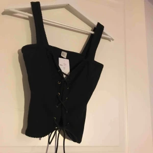  - Ett fint linne från Humana. Helt oanvänd av mig, prislappen sitter kvar