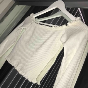  - Off shoulder tröja, helt ny!! 🌹