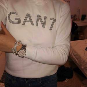 En sweatshirt från märket Gant, knappt använd men skönt material!💘 kan självklart fraktas!☺️✨