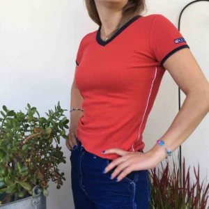  - Snygg retor tröja i fint skick i lite tjockare tyg i bra kvalitet❤️