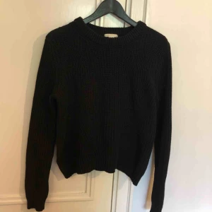  - Stickad tröja från H&M. Fint skick