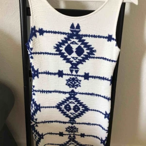  - Sommar klänning. Använd 2-3 gånger. Säljs pga för liten. 