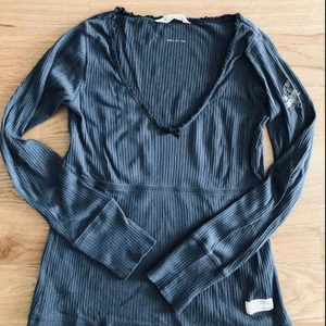  - Odd Molly topp. Säljer pga aldrig använder den. Storlek S/1