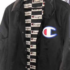 champion jacka - fin jacka från champion, nypris 1200kr