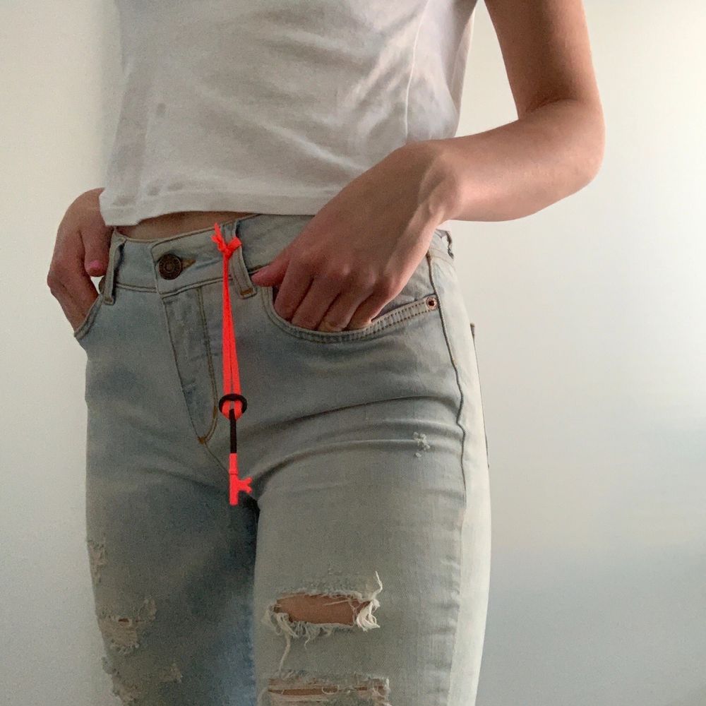 Jättesnygga jeans från Reign Italia🌸 Köpta för 2500kr på Raglady🌸 Pris kan diskuteras🌸 Knappt använda🌸. Jeans & Byxor.