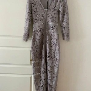 Rebecca stella oanvänd helt ny med tags stl - Rebecca stella lång klänning storlek small.