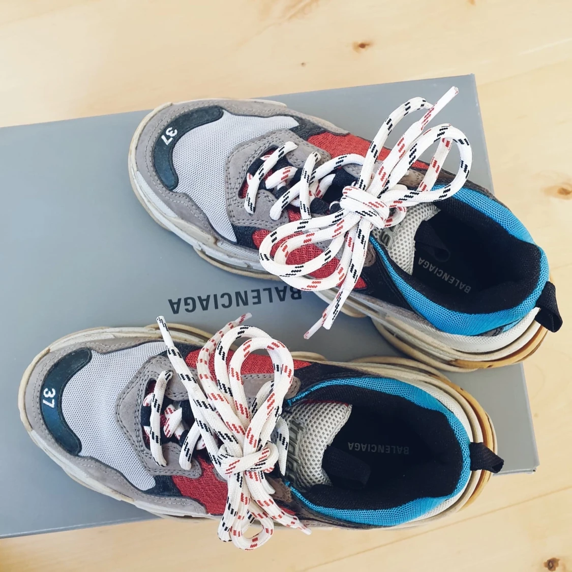 Balenciaga Triple S - använda 2 gån - 27