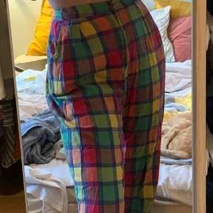 Rutiga byxor - Skitcoola rutiga byxor. Säljer för att jag inte längre har användning för dem! Passar mig i längden då jag är 177cm ✨🍄 frakt tillkommer