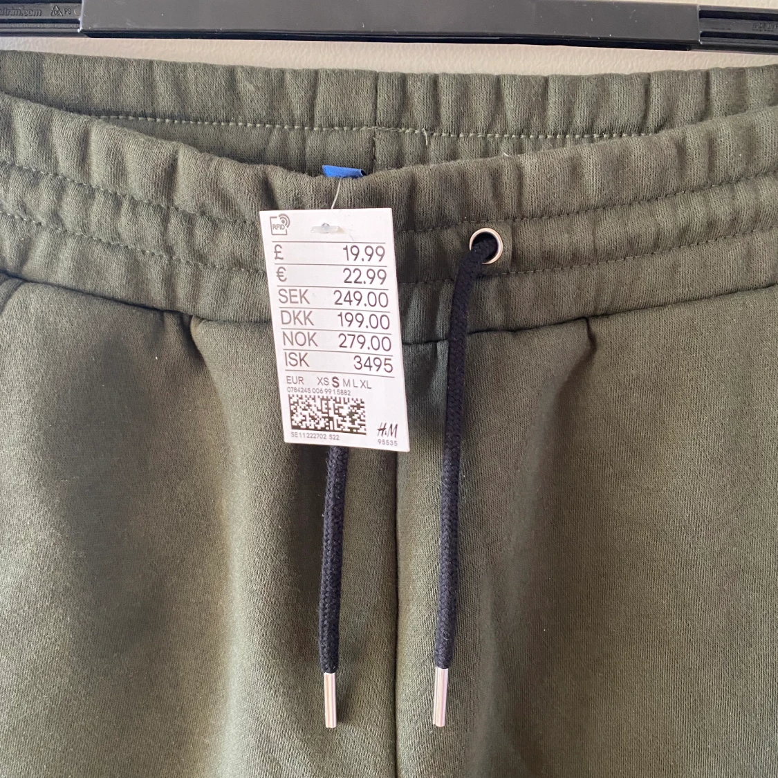 Helt oanvända joggers i fin grön färg!  - 91