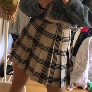 Kjol - Frakt ingår ej, aldrig andvänd 💖