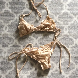 Bikini xs, S - Superfin bikini från zaful i storlek S. Väldigt många intresserade, budet ligger på 200 + frakt, buda på bara!