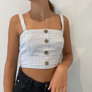 Abercombie and Fitch linne - Prislapp kvar, då alltså aldrig använd. Men super fin, frakt 37kr💙