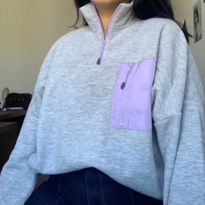 FLISTRÖJA FRÅN MONKI - Säljer denna då jag har 1 likadan i min garderob, använd några gånger men är i samma skick som när den köptes. Frakt ingår ej ✨ (tillkommer på 79kr)