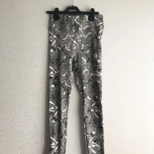 Träningsbyxor  - Mönstrade träningsbyxor! 