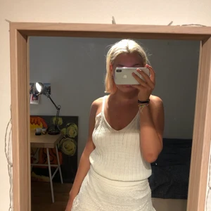 Stickat linne - Jättefint och somrigt stickat linne från Zara, storlek medium 💖