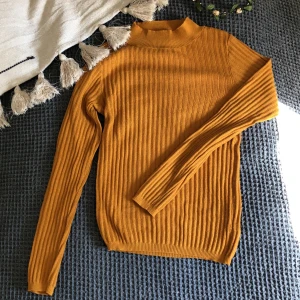 Polotröja - Gul polotröja 