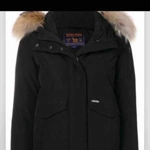  - Säljer min super fina woolrich jacka!