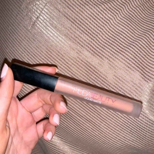  - This has just been tested! Not really into liquid lipsticks anymore but this is the perfect nude(in the shade crush)☺️